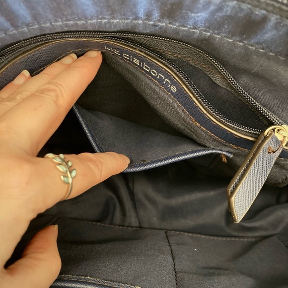 Liz Claiborne Navy Shoulder Bag - Picture 7 of 9